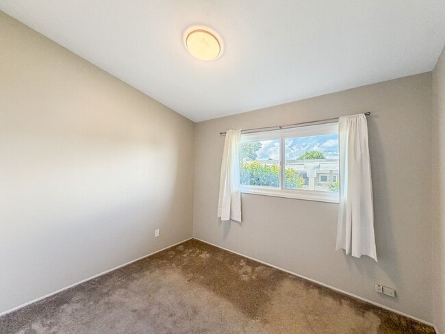 Building Photo - Stunning 3B/2BA Spacious House with Attached Garage and Large Yard in Clairemont!