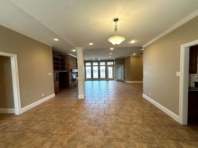 Building Photo - 401 Springwood Ct