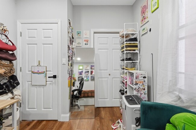 Building Photo - 17 Troy St