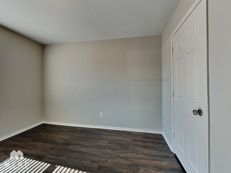 Building Photo - 303 Westwood Dr