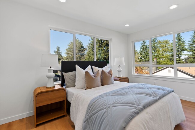 Building Photo - Modern Elegance in the Heart of Wallingford