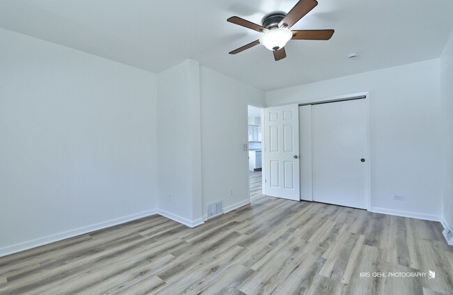 Building Photo - 26415 W Ingleside Shr Rd