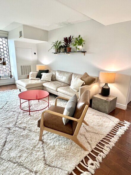 Living room - 800 4th St SW