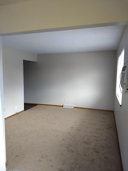 living room2 - 927 S 76th St