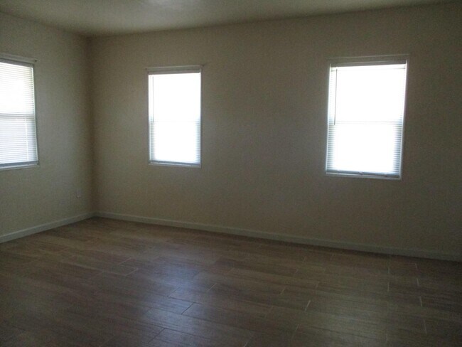 Building Photo - 294 E 6th St