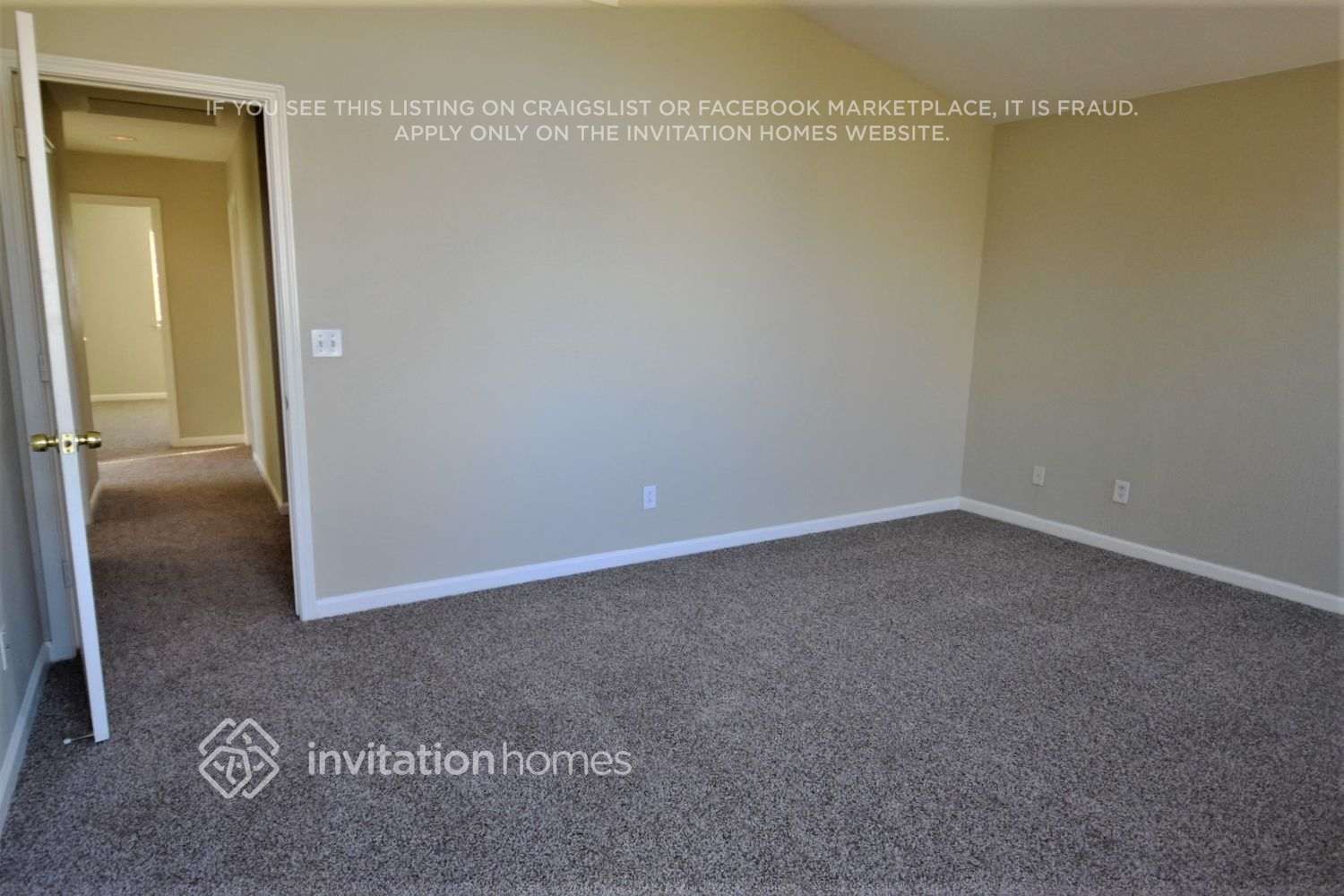 Building Photo - 5043 Comanche Way