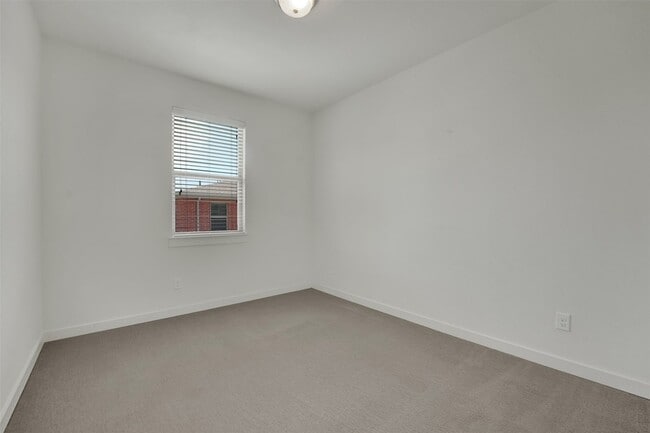 Building Photo - 432 Texas Dr
