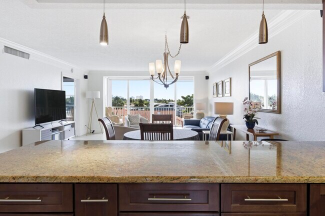 Building Photo - 3000 NE 48th Ct