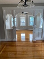 Building Photo - 121 Wood St