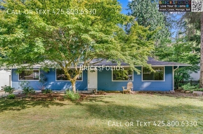 Building Photo - Find Your Perfect Oasis in Redmond! Stunni...