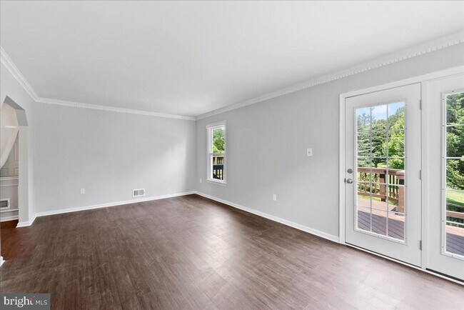 Building Photo - 4527 Sawgrass Ct
