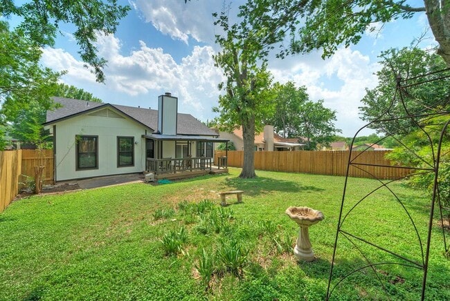 Building Photo - 2214 Big Hollow Dr