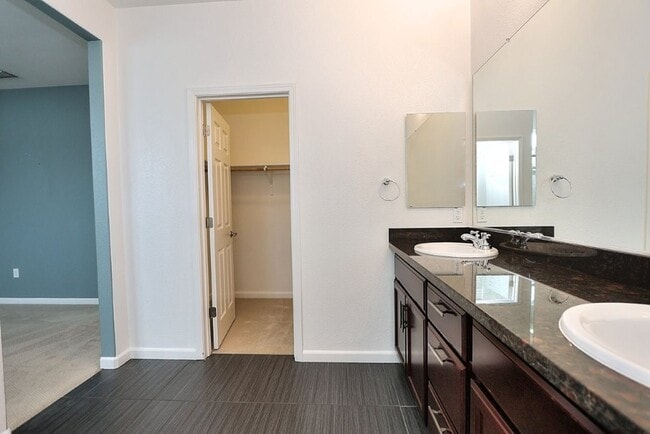 Building Photo - High Demand Park Place Home for Rent!