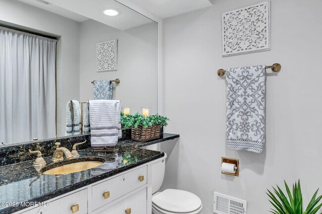 Building Photo - 119 Ashley Ave