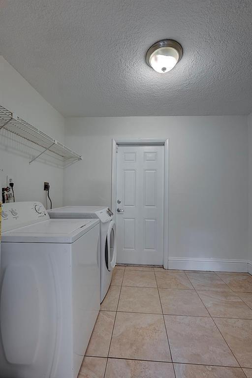 Building Photo - 3057 NW 103rd Ln