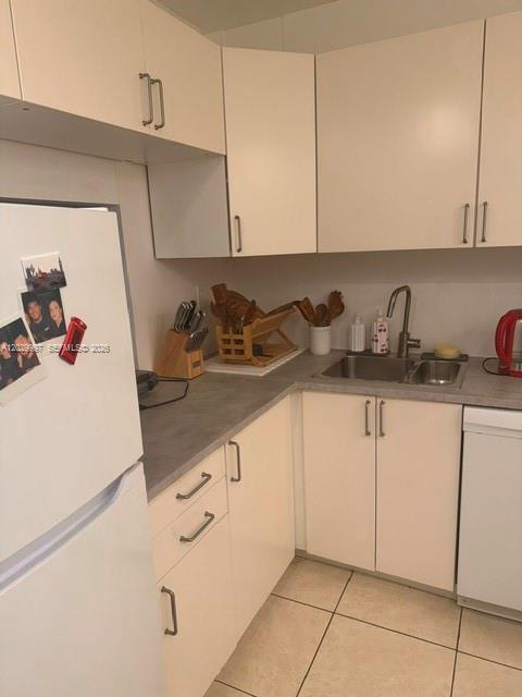 Building Photo - 2200 E Hallandale Beach Blvd