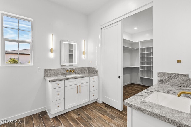 Building Photo - 22926 W La Mirada Dr