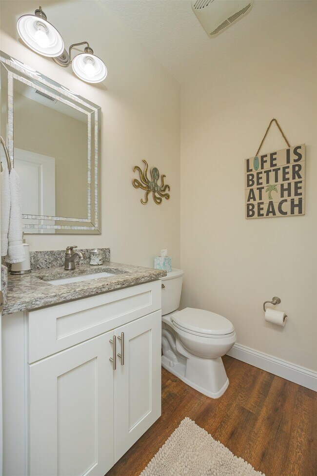 Building Photo - 6832 Middleton Ave