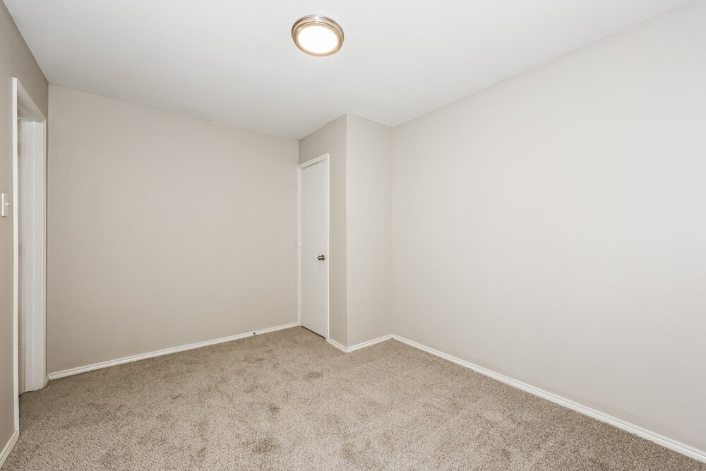 Building Photo - 6945 Meadow Way Ln