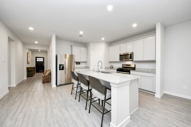 Building Photo - 25089 Pomegranate Pl