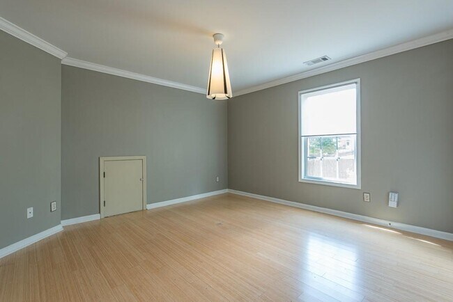 Building Photo - 2696 Silver Hill Terrace SE