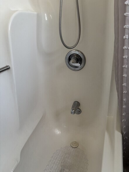 Building Photo - 801 15th Ave S