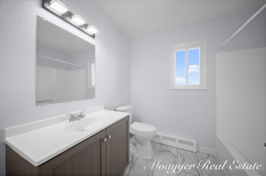 Building Photo - 1041 Abbey Ct