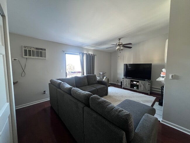 Building Photo - 417 Berkshire Dr