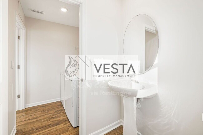 Building Photo - 30 Benedict Ln