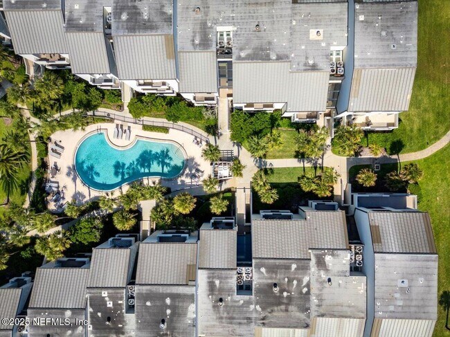 Building Photo - 739 Spinnakers Reach Dr