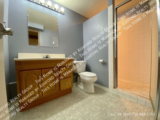 Building Photo - 5330 Tupper Ct