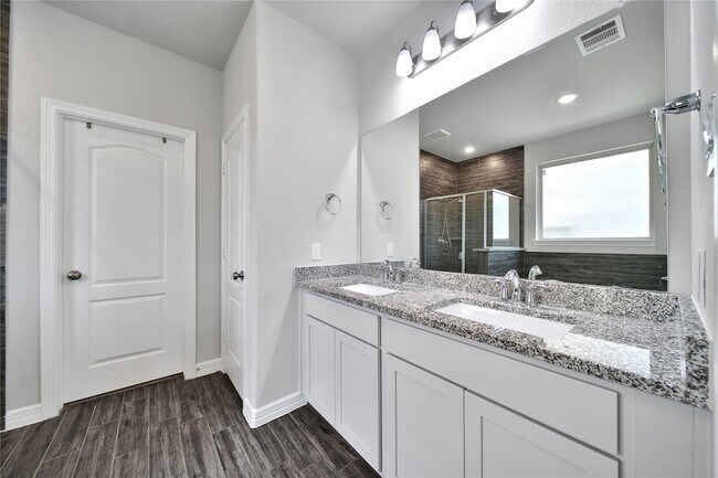 Building Photo - 331 Silver Carp Trl