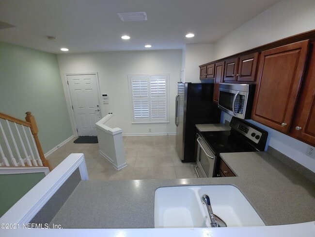 Building Photo - 8127 Summer Point Ct