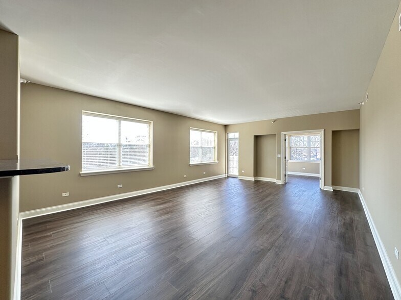 Building Photo - 2 Itasca Place