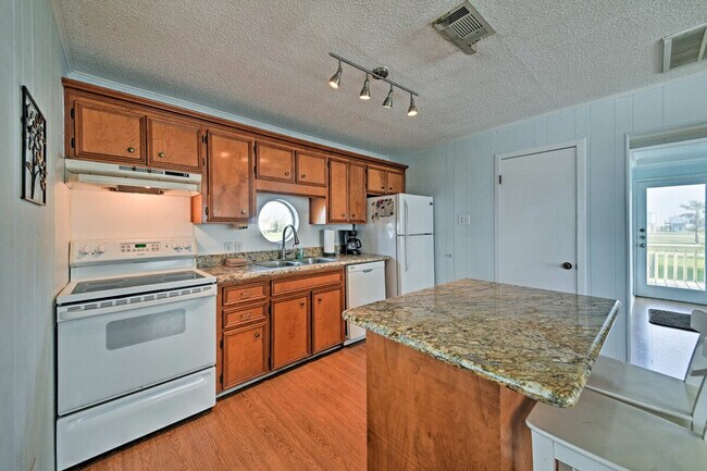 Building Photo - 23115 Camino St