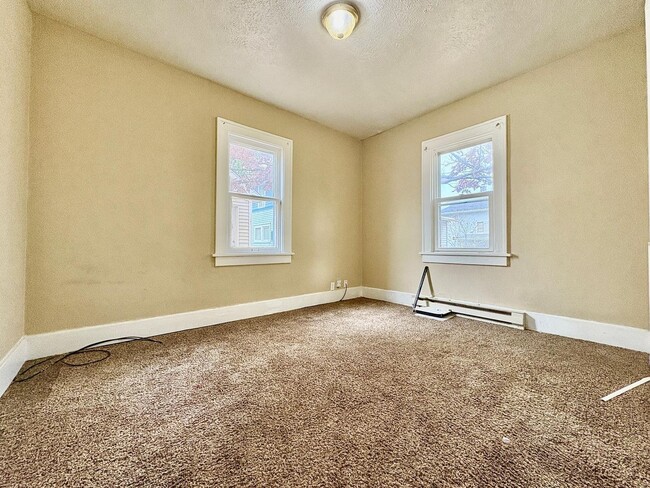 Building Photo - 1508 Hermosa Pl
