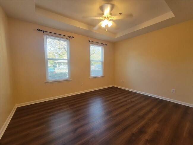 Building Photo - 245 Amal Dr SW