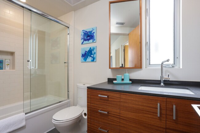 Building Photo - 1013 Mandalay Beach Rd