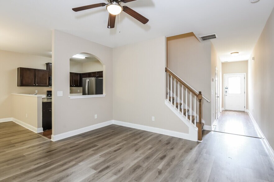 Building Photo - 125 Bethany Manor Dr