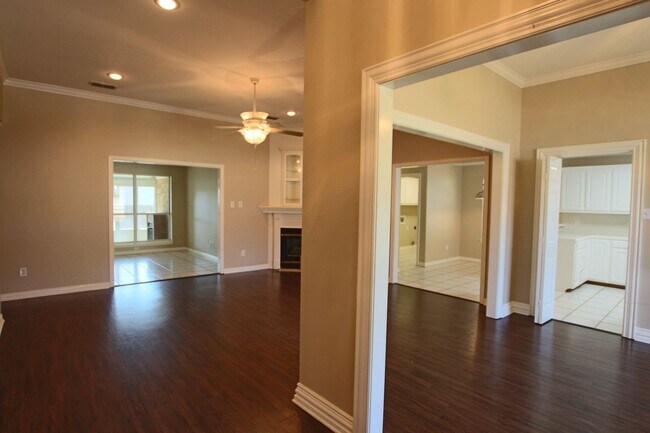 Building Photo - Beautiful 3 Bedroom in Tyler! Coming Soon!