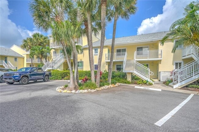 Primary Photo - 5553 NE Gulfstream Way