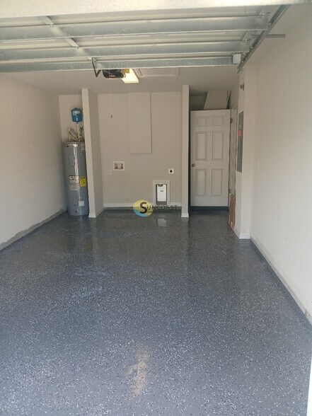Building Photo - 10 Ullock Pl