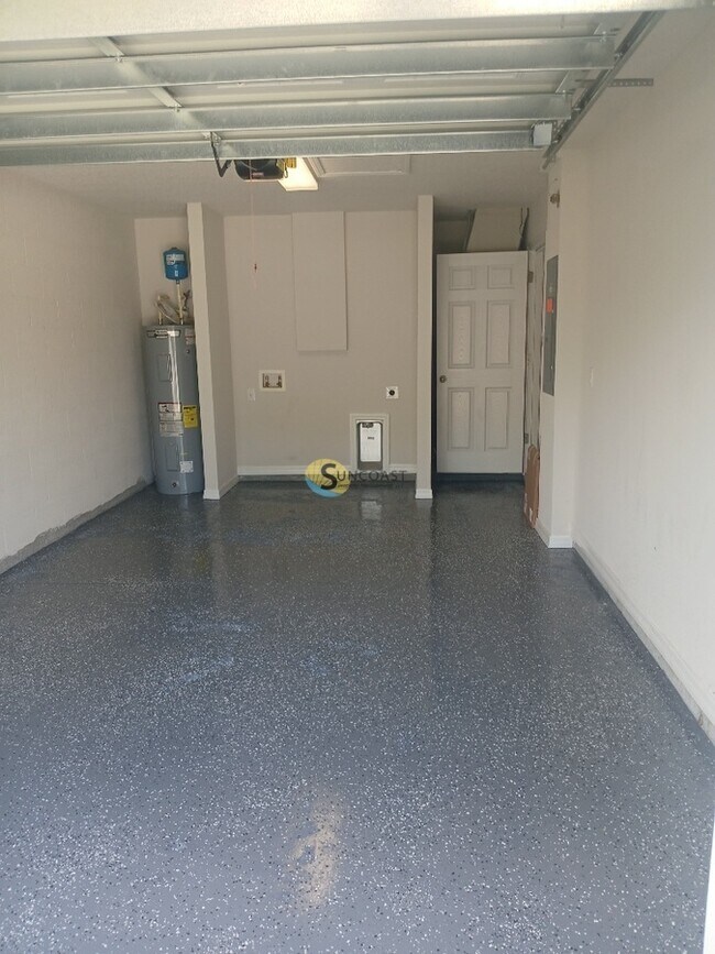 Building Photo - 10 Ullock Pl