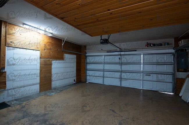 Building Photo - 3342 S Oneida Way