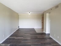 Building Photo - 9200 Edwards Way