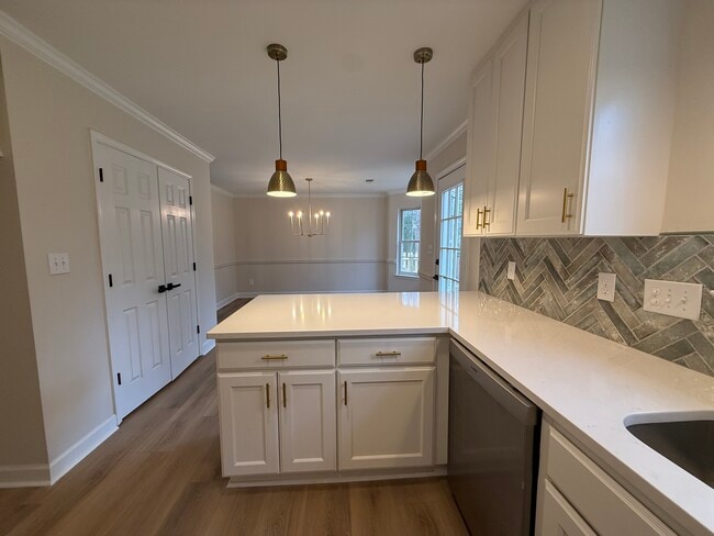 Building Photo - 2539 Springs Dr