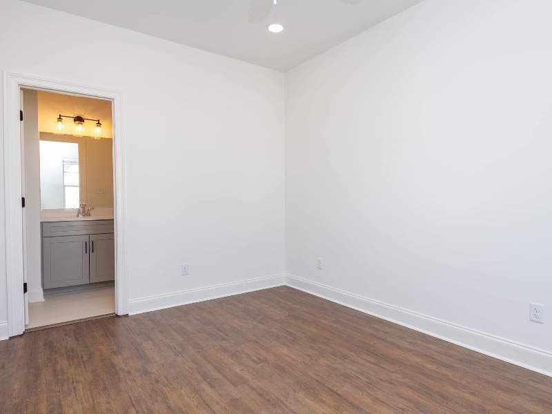 Building Photo - 637 Cottage Grv Cir