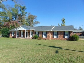 Building Photo - Charming Ranch Home National Hills and close to Hospitals and Colleges