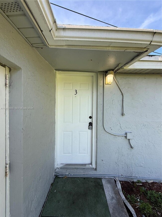 Building Photo - 1101 N 58th Ave