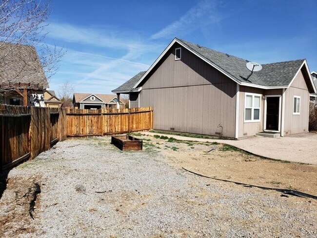 Building Photo - North Valley/Stead Three Bedroom Home 